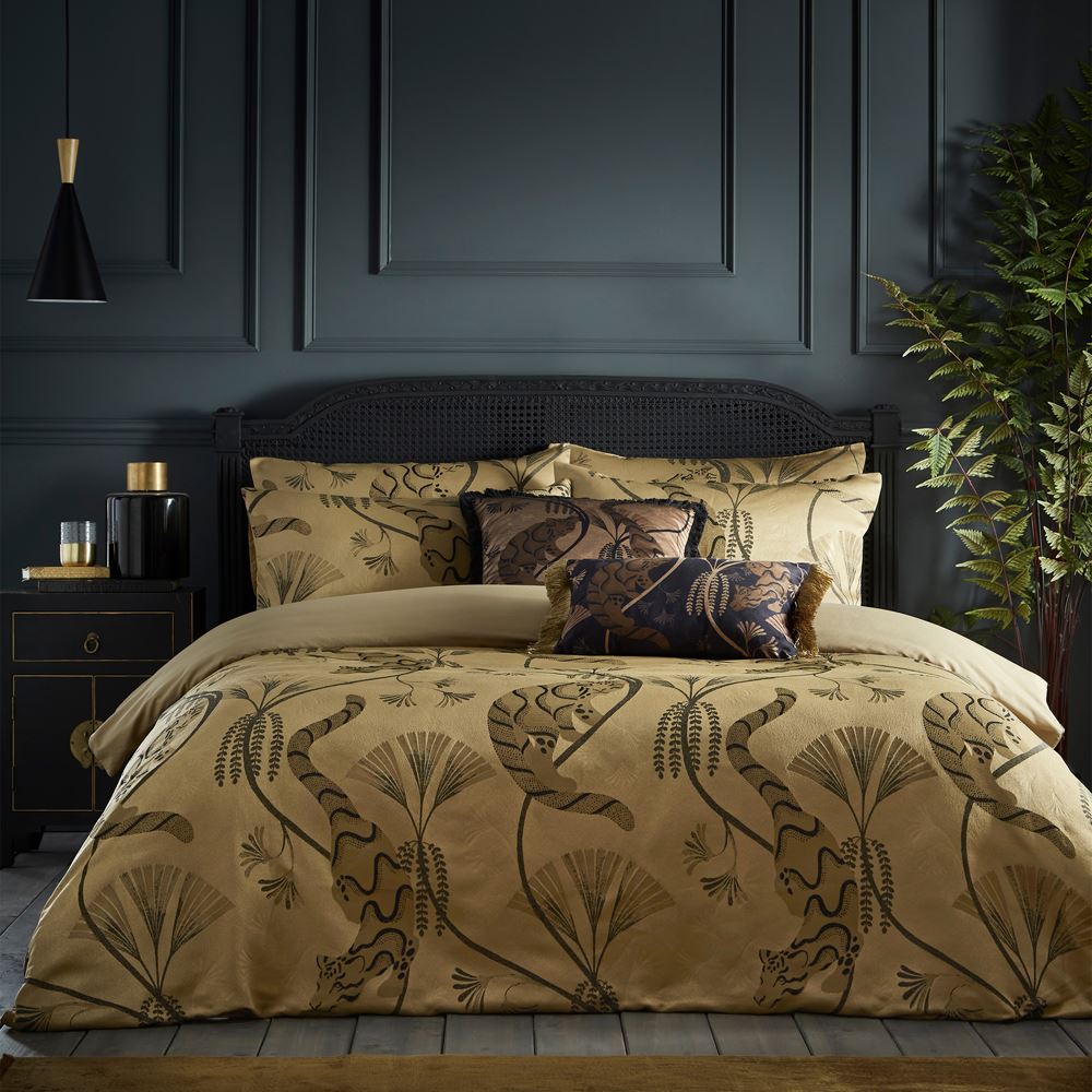 Paoletti Moondusk Exotic Animal Woven Jacquard Reversible Duvet Cover Set