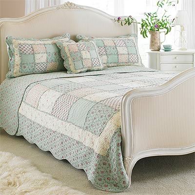 Paoletti Avignon Quilted Bedspread