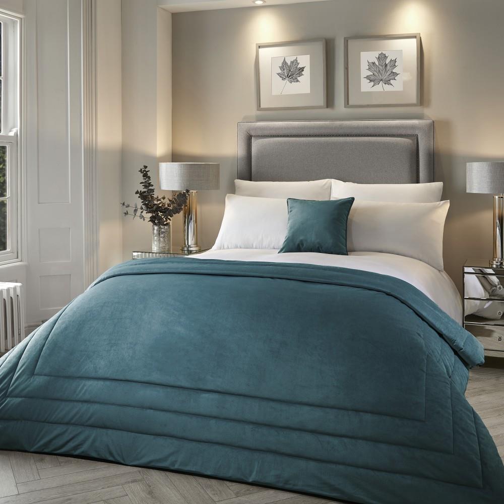 Laurence Llewelyn Bowen Chic Velvet Quilted Bedspread