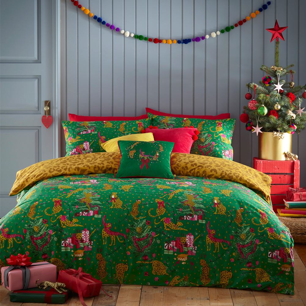 Furn Purrfect Christmas Print Reversible Duvet Cover Set