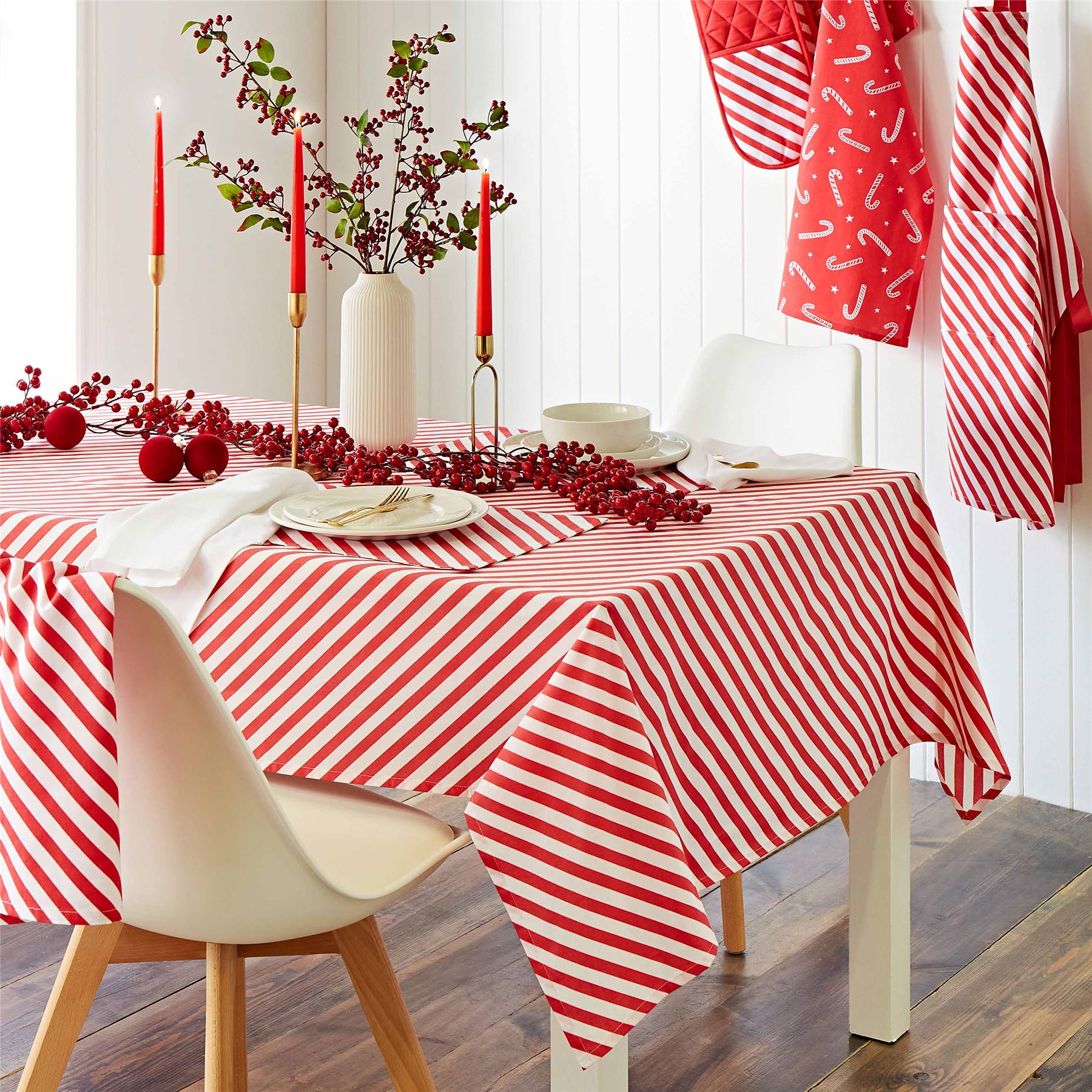 Catherine Lansfield Christmas Candy Cane 100% Cotton Tablecloth