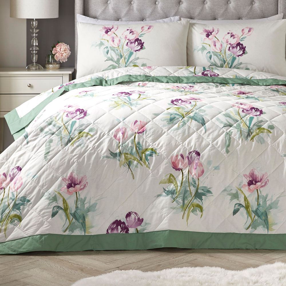 Dreams & Drapes Macy Floral Print Quilted Bedspread