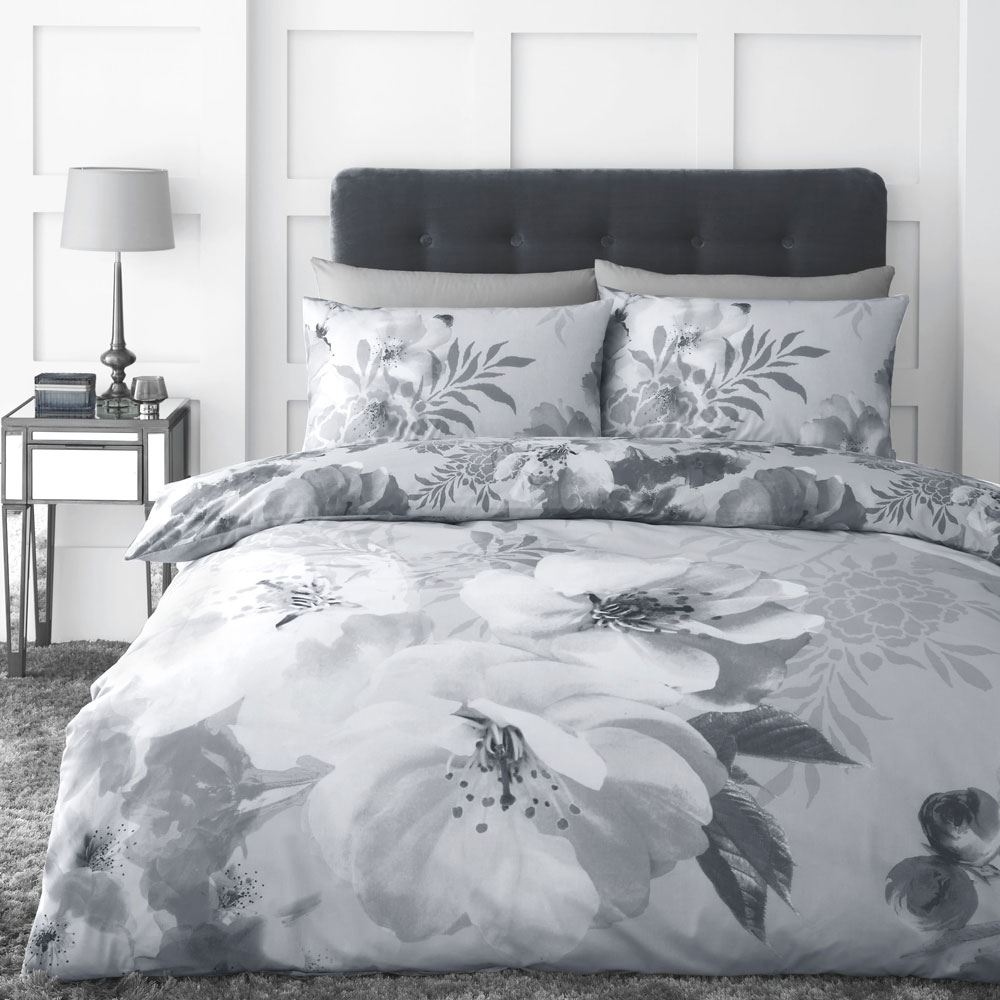 Catherine Lansfield Dramatic Floral Print Easy Care Reversible Duvet Cover Set