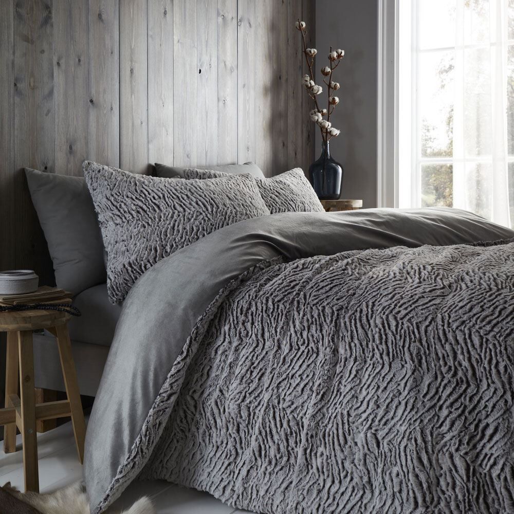 Catherine Lansfield Wolf Super Soft Faux Fur Fleece Duvet Cover Set