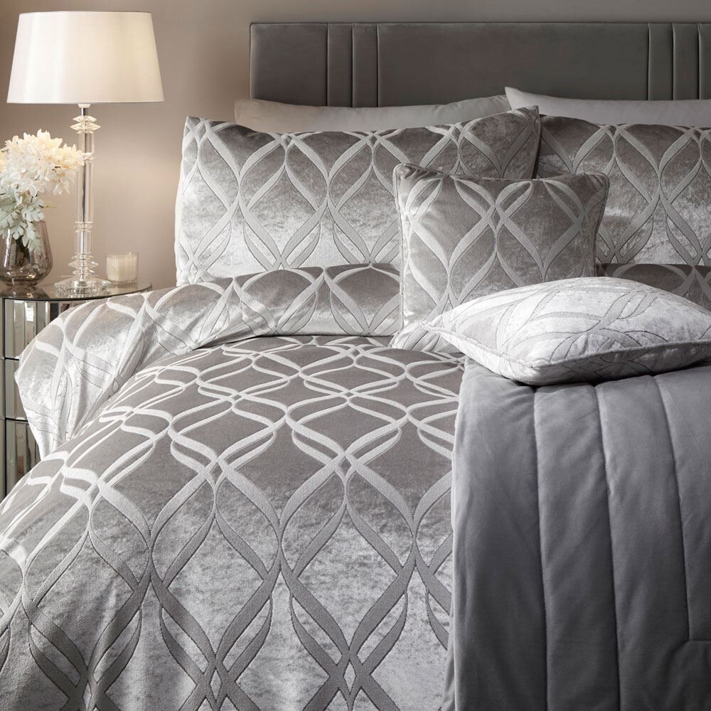 Soiree Belfort Ogee Jacquard Woven Velvet Duvet Cover Set