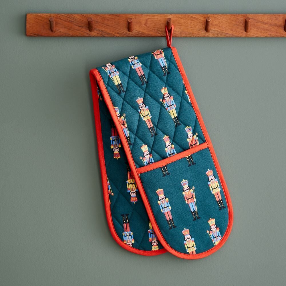 Catherine Lansfield Christmas Nutcracker 100% Cotton Double Oven Glove, Green