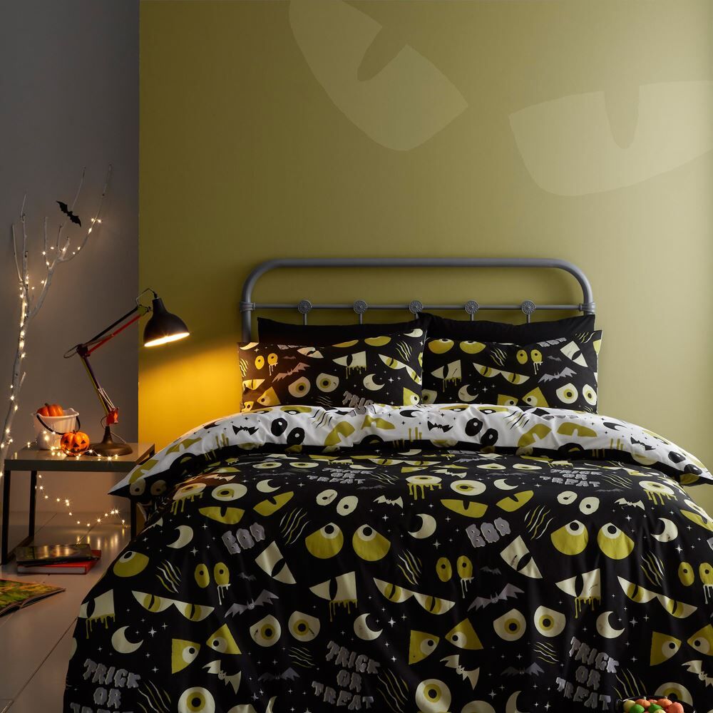 Bedlam Halloween Trick Or Treat Glow In The Dark Duvet Cover Set