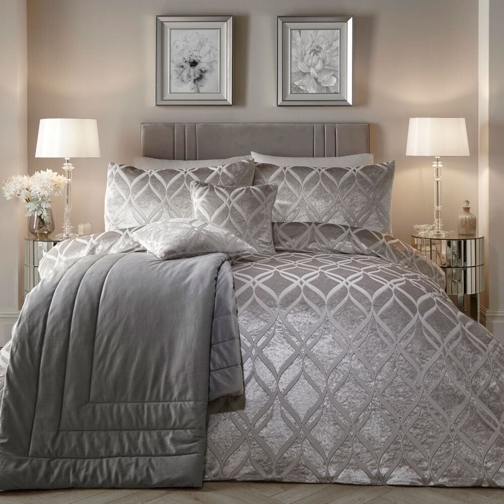 Soiree Belfort Ogee Jacquard Woven Velvet Duvet Cover Set