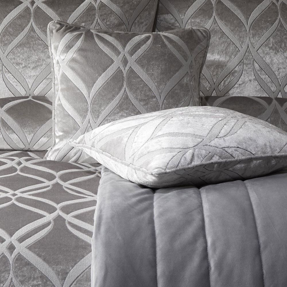 Soiree Belfort Ogee Jacquard Woven Velvet Filled Cushion