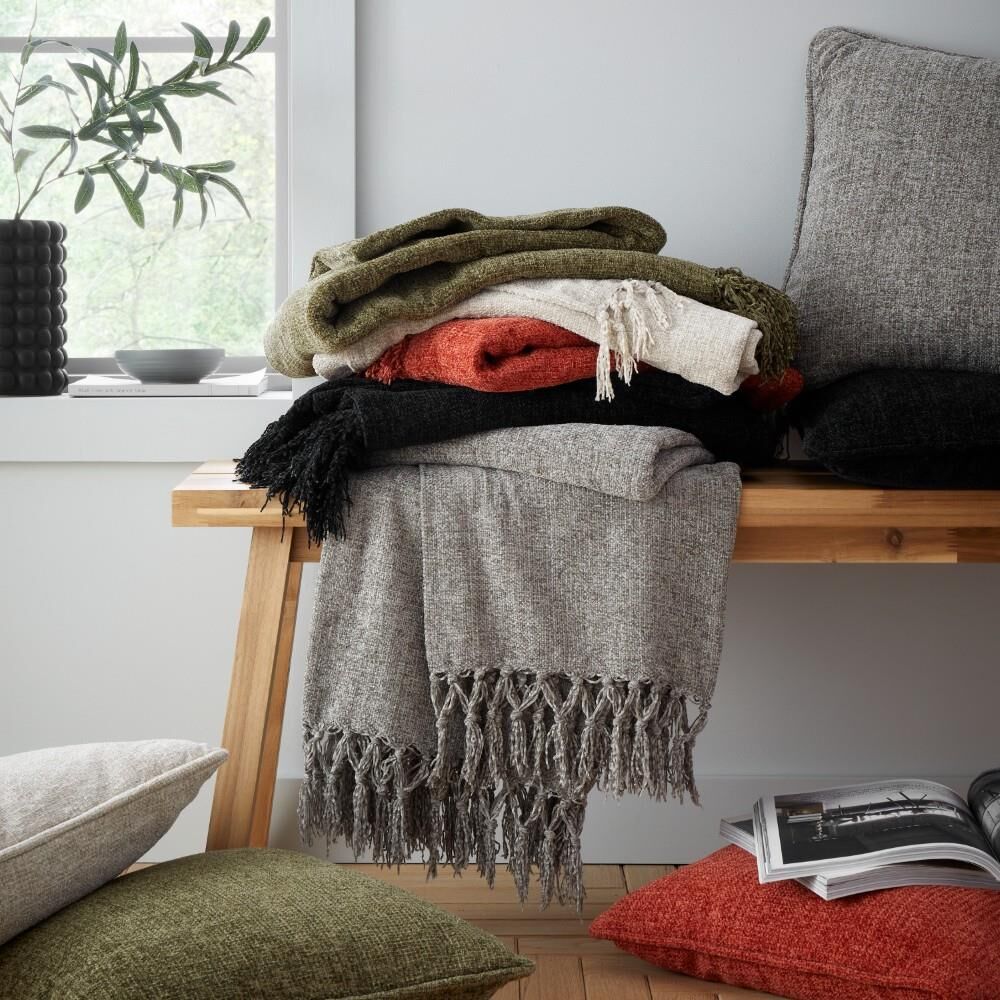 Catherine Lansfield Wilson Plain Chenille Tasselled Throw