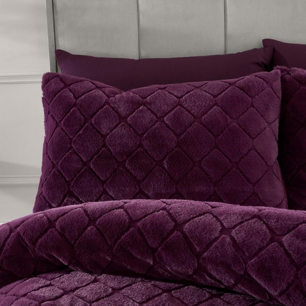 Catherine Lansfield Cosy Diamond Faux Fur Duvet Cover Set