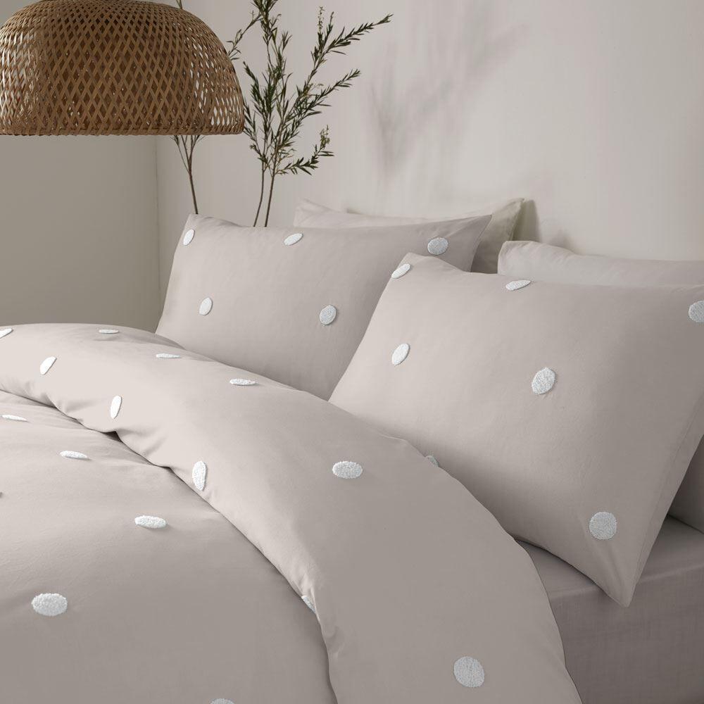 Appletree Signature Dot Garden 100% Cotton Tufted Duvet Cover Set