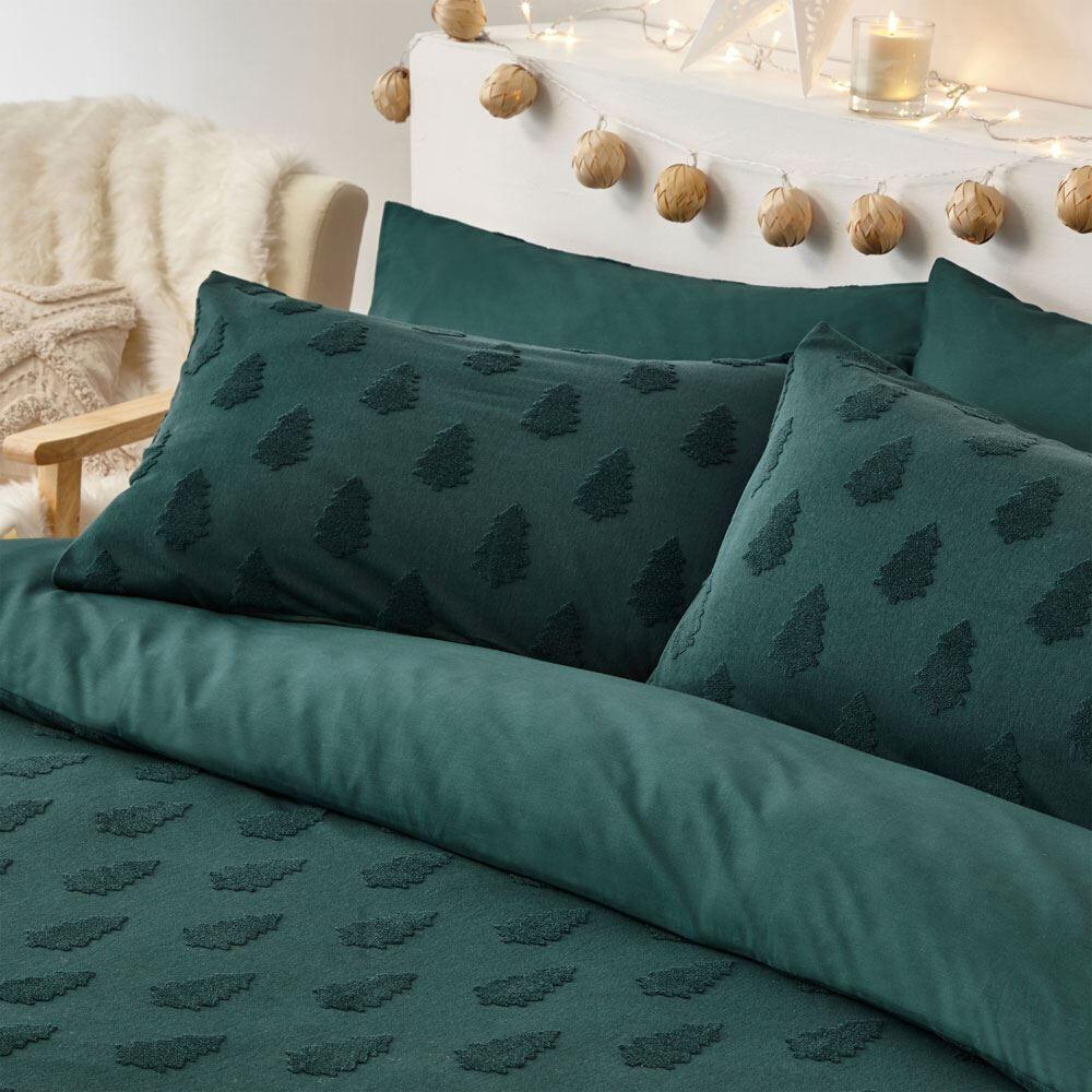 The Linen Yard Christmas Tufted Tree 100% Cotton Duvet Cover Set