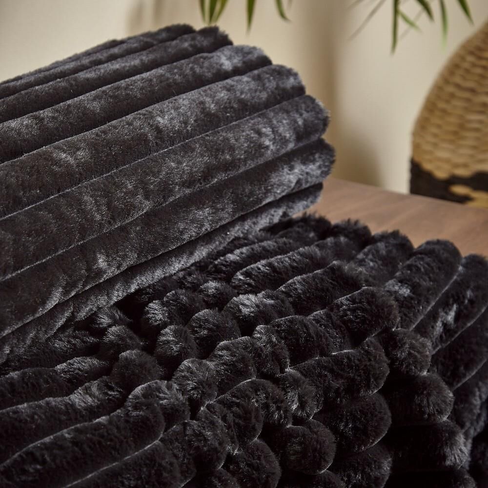 Catherine Lansfield Cosy Ribbed Faux Fur Soft Touch Throw