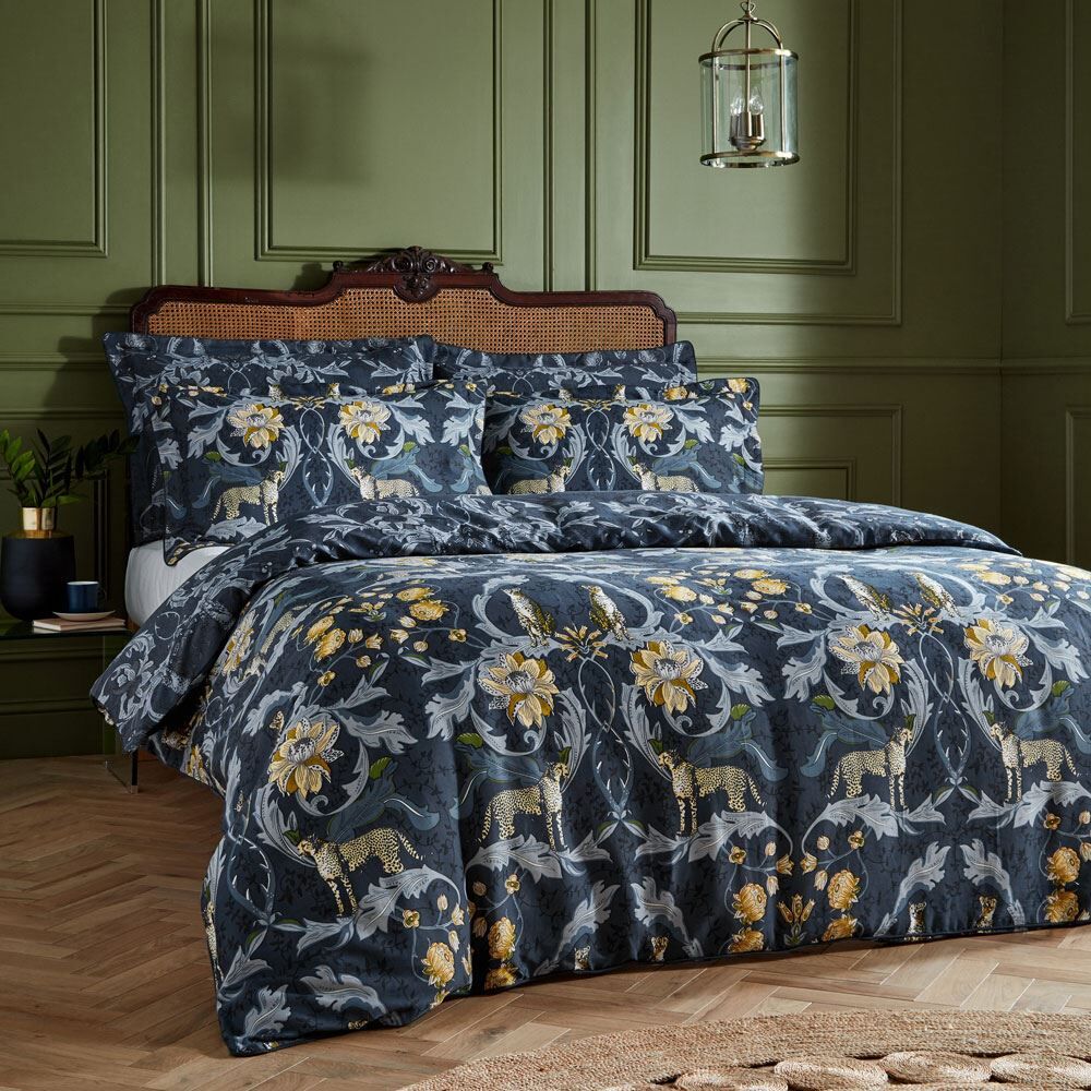 Paoletti Nouvilla 100% Cotton Sateen 200 Thread Count Reversible Duvet Cover Set