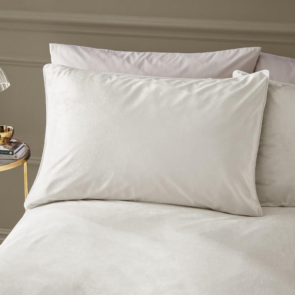 Catherine Lansfield Kingsley Soft Matt Velvet Duvet Cover Set