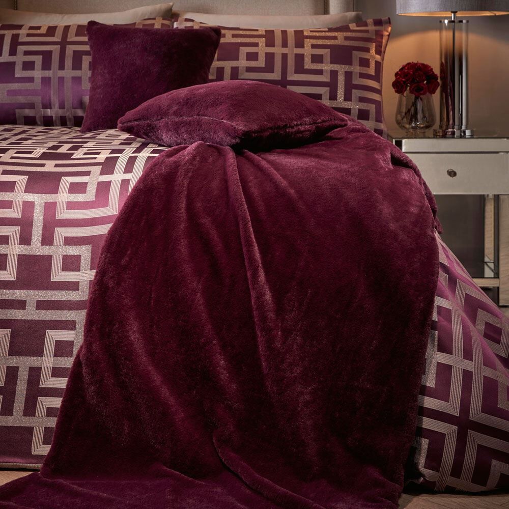 Soiree Lucie Soft Faux Fur Teddy Fleece Bedspread