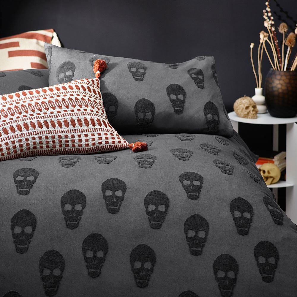 The Linen Yard Skulls Print 100% Cotton Reversible Duvet Cover Set