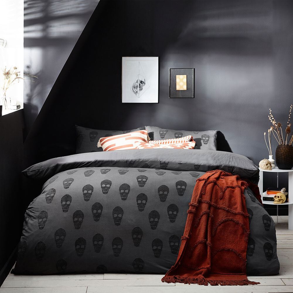 The Linen Yard Skulls Print 100% Cotton Reversible Duvet Cover Set