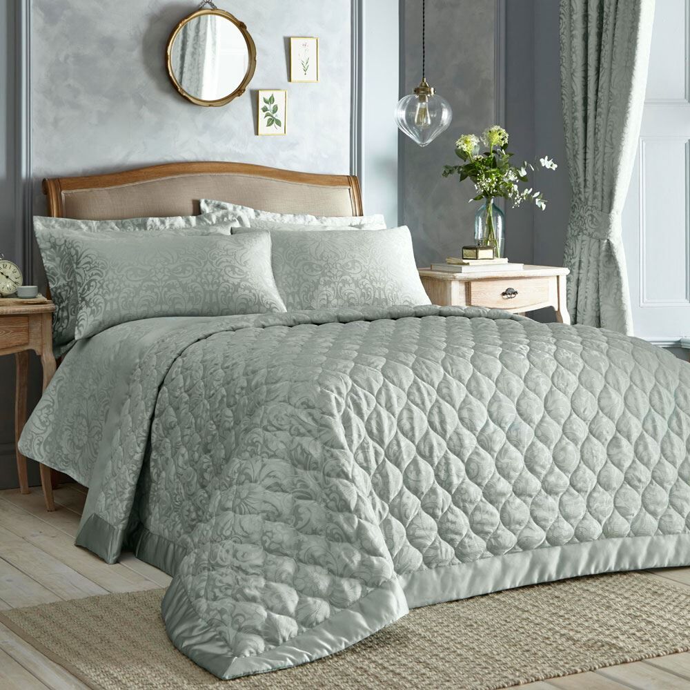 Appletree Heritage Worcester Woven Jacquard Quilted Bedspread, Green, 200 x 230 Cm